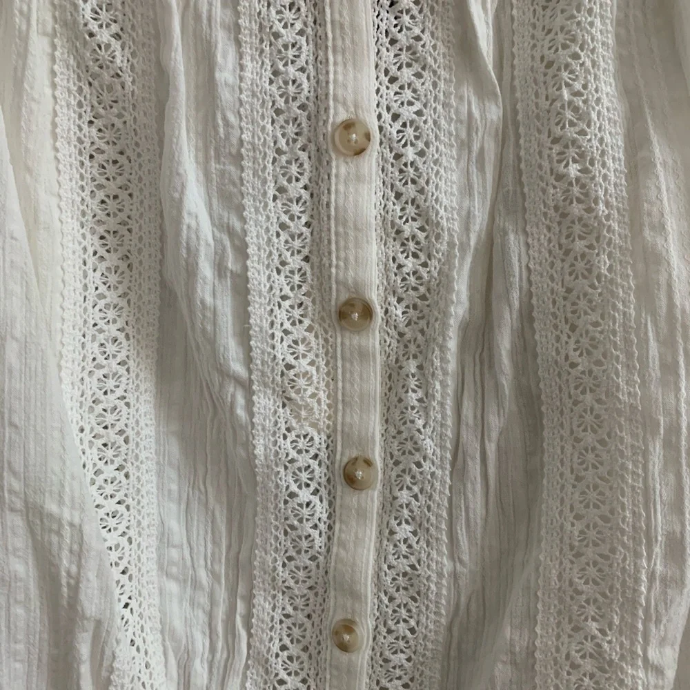 Anthropologie Cream Cropped Peasant Blouse
